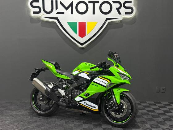 KAWASAKI NINJA ZX-4RR KAWASAKI NINJA ZX-4RR